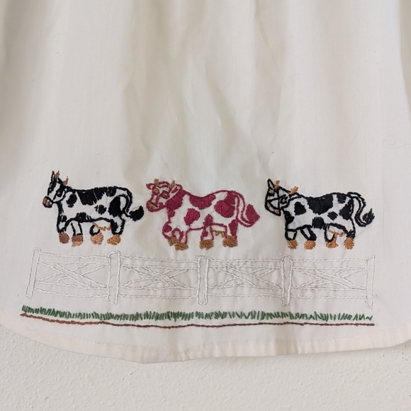 Vintage Hand Embroidered Child's Apron, Cream with Black and Red Cows - Picture 2 of 6